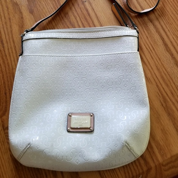 Guess Handbags - Guess purse